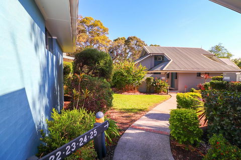 Oystercatcher Executive Resort Villa - Sunshine Coast Guide 2