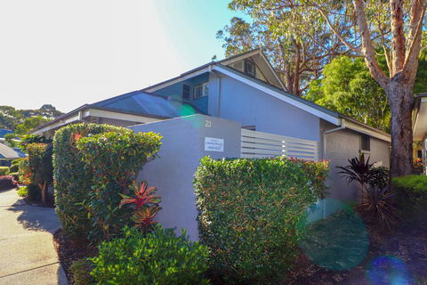 Oystercatcher Executive Resort Villa - Sunshine Coast Guide 0