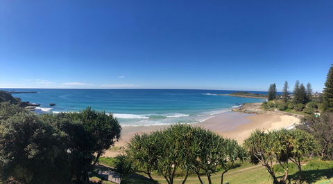 Pacific Hotel Yamba - Sunshine Coast Guide 1