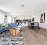 Pacific Paradise No.28 Anna Bay - Sunshine Coast Guide