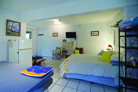 Pacific Studio - Nambucca Heads - Sunshine Coast Guide 2