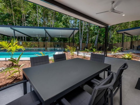 Palms - Tropicana Resort - Cli - Sunshine Coast Guide 1