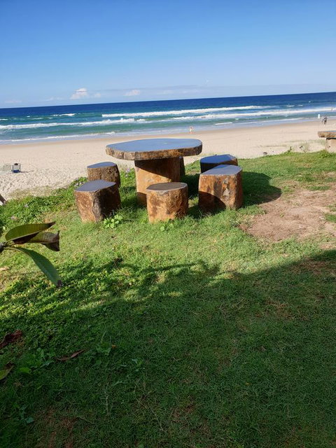Palmy Sea Breeze - Sunshine Coast Guide 2