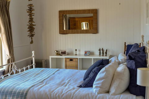 PALPERIPA - 23 Heathcote Street - Sunshine Coast Guide 2