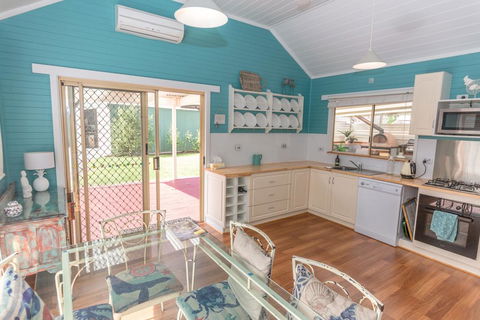 PALPERIPA - 23 Heathcote Street - Sunshine Coast Guide 0