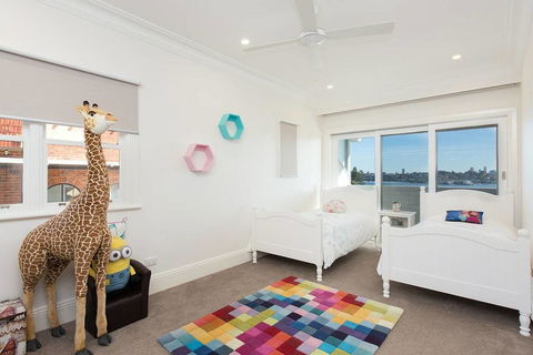 PANORAMIC HARBOUR VIEWS - Sunshine Coast Guide 3