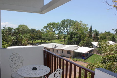 Paravista Motel - Sunshine Coast Guide 1