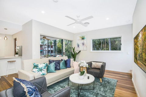 Park Avenue Townhouse Retreat Brisbane Sleeps 10 - Sunshine Coast Guide 3