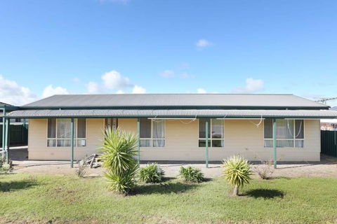 Park View, Maitland - Sunshine Coast Guide 0