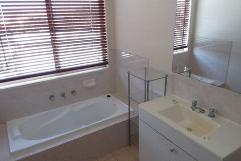 Park View, Maitland - Sunshine Coast Guide 1