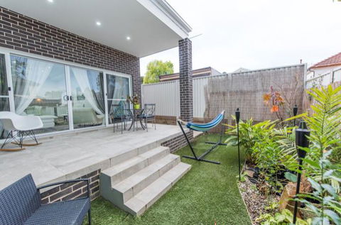 Parramatta Jewel - Sunshine Coast Guide 2