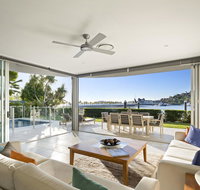 Pavillion 17 - Waterfront Spacious 4 Bedroom With Own Inground Pool And Golf Buggy - Sunshine Coast Guide