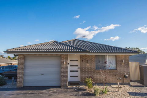 PEACEFUL 2Kingbed RootyHill Townhouse Near Station - Sunshine Coast Guide 2