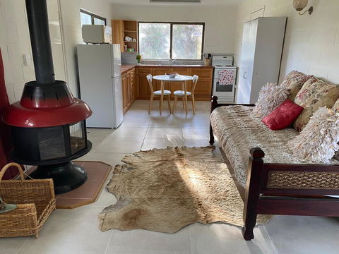 Pear Tree Cottage At Amiens - Sunshine Coast Guide 0
