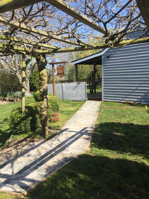 Peg Cottage - Sunshine Coast Guide 1