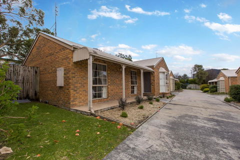 PERFECT ON PYMBLE AVE - Sunshine Coast Guide 0