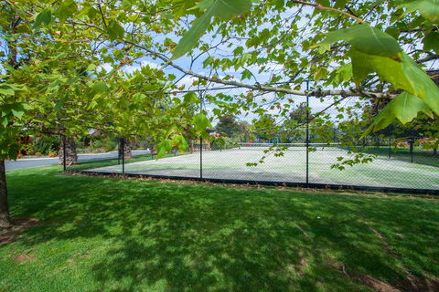 Perricoota Vines Retreat - Sunshine Coast Guide 3