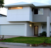 Petrie Beach Holiday Home - Sunshine Coast Guide