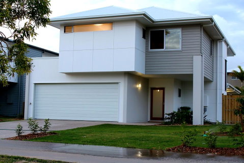 Petrie Beach Holiday Home - Sunshine Coast Guide 0