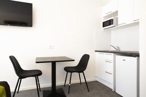 Petrie Mill Motel - Sunshine Coast Guide 3