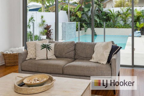 PIRIE BEACH House - Sunshine Coast Guide 0