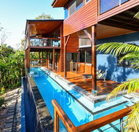 Point Blue on Hamilton Island - Sunshine Coast Guide