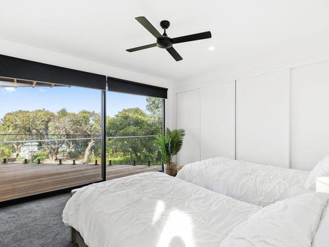 POINT BREAK , NEW LISTING 2019,  - Sunshine Coast Guide 2