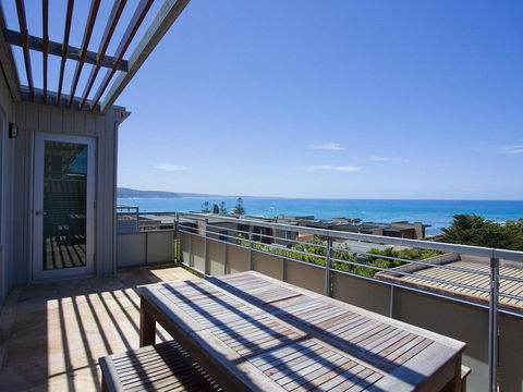 POINT GREY APARTMENT 14 - The Point - Sunshine Coast Guide 1