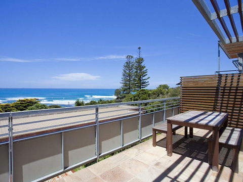 POINT GREY APARTMENT 14 - The Point - Sunshine Coast Guide 0