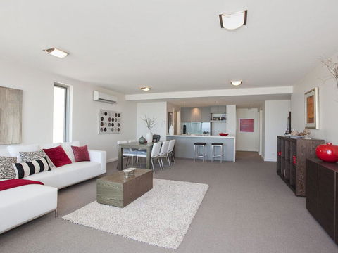 POINT GREY APARTMENT 14 - The Point - Sunshine Coast Guide 3