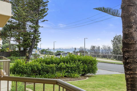 POINTVIEW LODGE, UNIT 1 - Sunshine Coast Guide 0