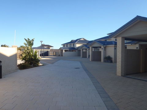 Port Denison Beach Resort - Sunshine Coast Guide 3