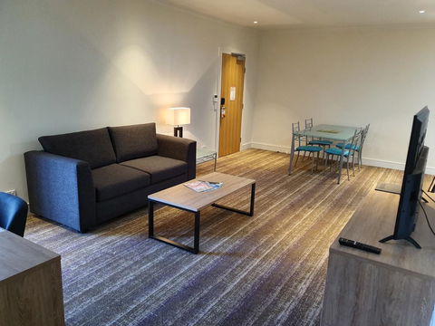 Porter's Plainland Hotel - Sunshine Coast Guide 2