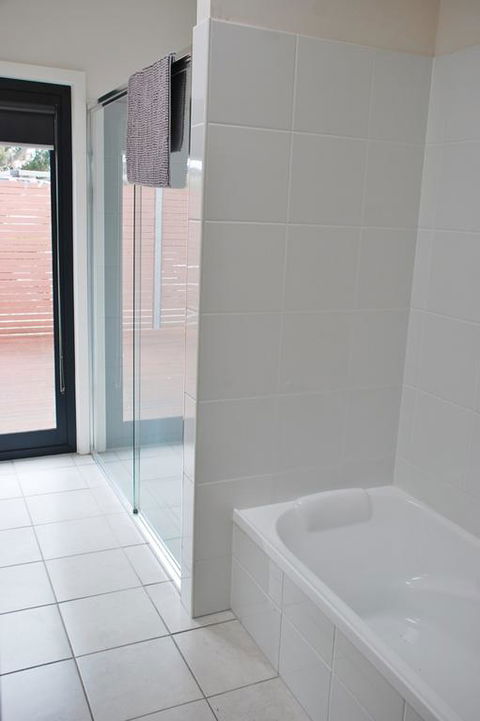 POSITION PERFECT CENTRAL INVERLOCH - Sunshine Coast Guide 3