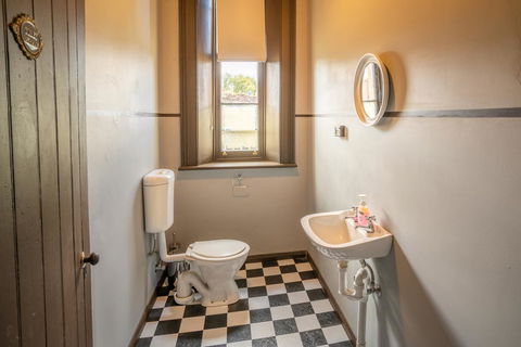 Post Office Residence - Sunshine Coast Guide 2