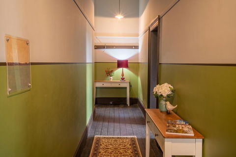 Post Office Residence - Sunshine Coast Guide 3
