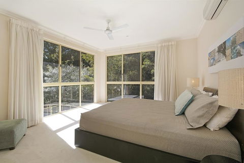 Prestigious House In Little Cove - 4 Baywoods - Sunshine Coast Guide 1