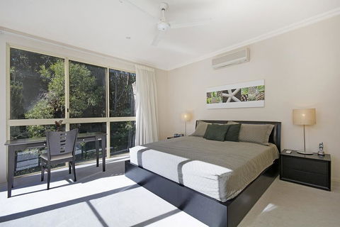 Prestigious House In Little Cove - 4 Baywoods - Sunshine Coast Guide 2