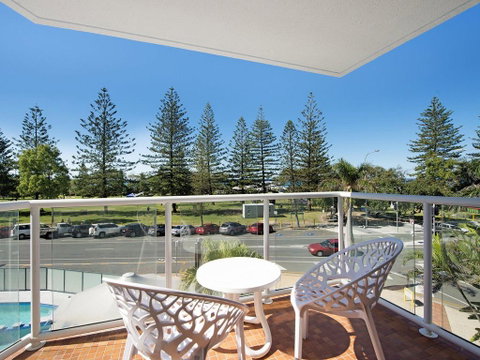 Private Apartment - Central Broadbeach - Sunshine Coast Guide 1