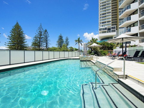 Private Apartment - Central Broadbeach - Sunshine Coast Guide 3