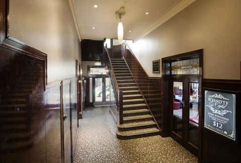Pymble Hotel - Sunshine Coast Guide 3