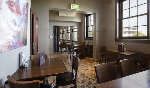 Pymble Hotel - Sunshine Coast Guide 1