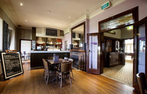 Pymble Hotel - Sunshine Coast Guide 2
