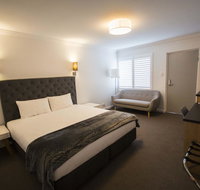 Quays Hotel - Sunshine Coast Guide