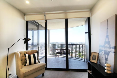 Queen St Residence - Sunshine Coast Guide 1