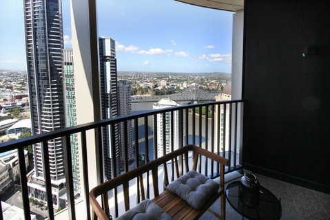 Queen St Residence - Sunshine Coast Guide 3