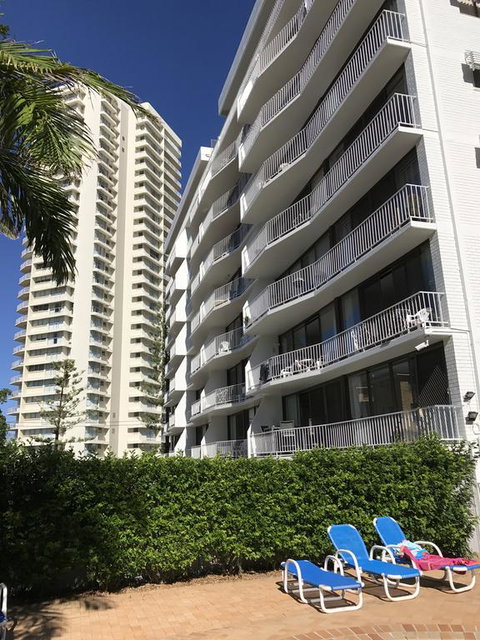 Queensleigh Holiday Apartments - Sunshine Coast Guide 3