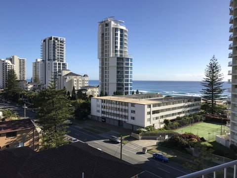 Queensleigh Holiday Apartments - Sunshine Coast Guide 2