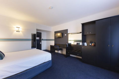Ramada Diplomat Canberra - Sunshine Coast Guide 2