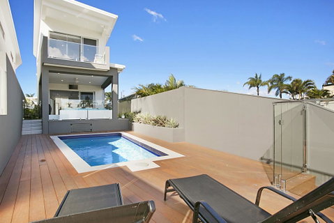 Ray Of Sunshine - Sunshine Coast Guide 0